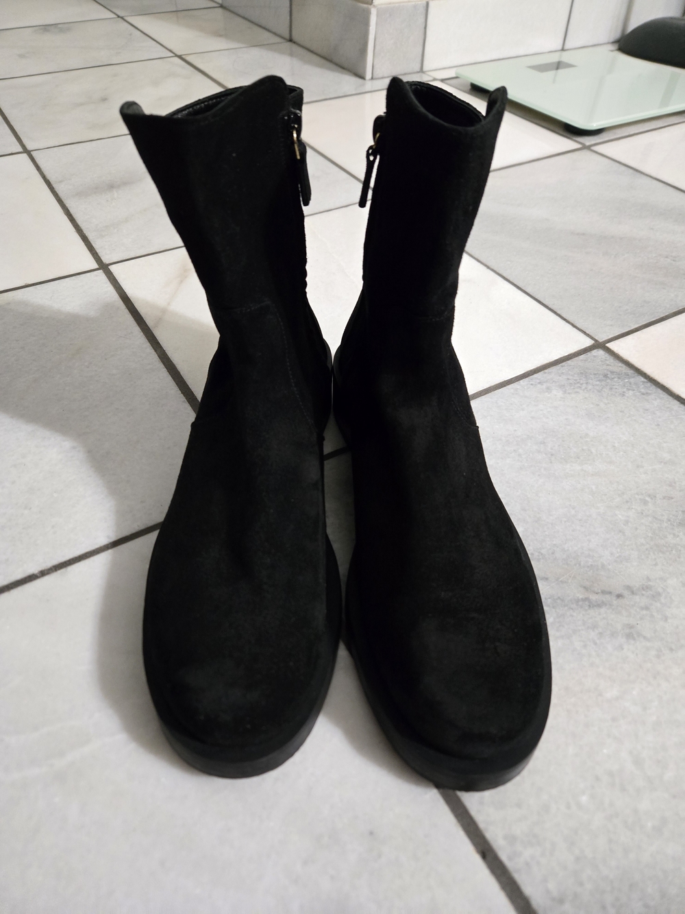 Stuart Weitzman 5050 Bold Zip Bootie